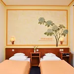 Weisse Hotel 3*
